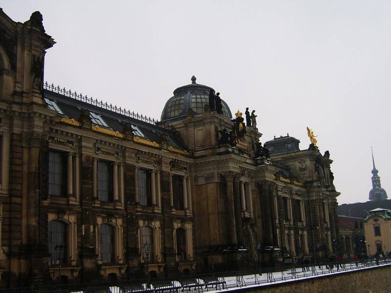 103.jpg